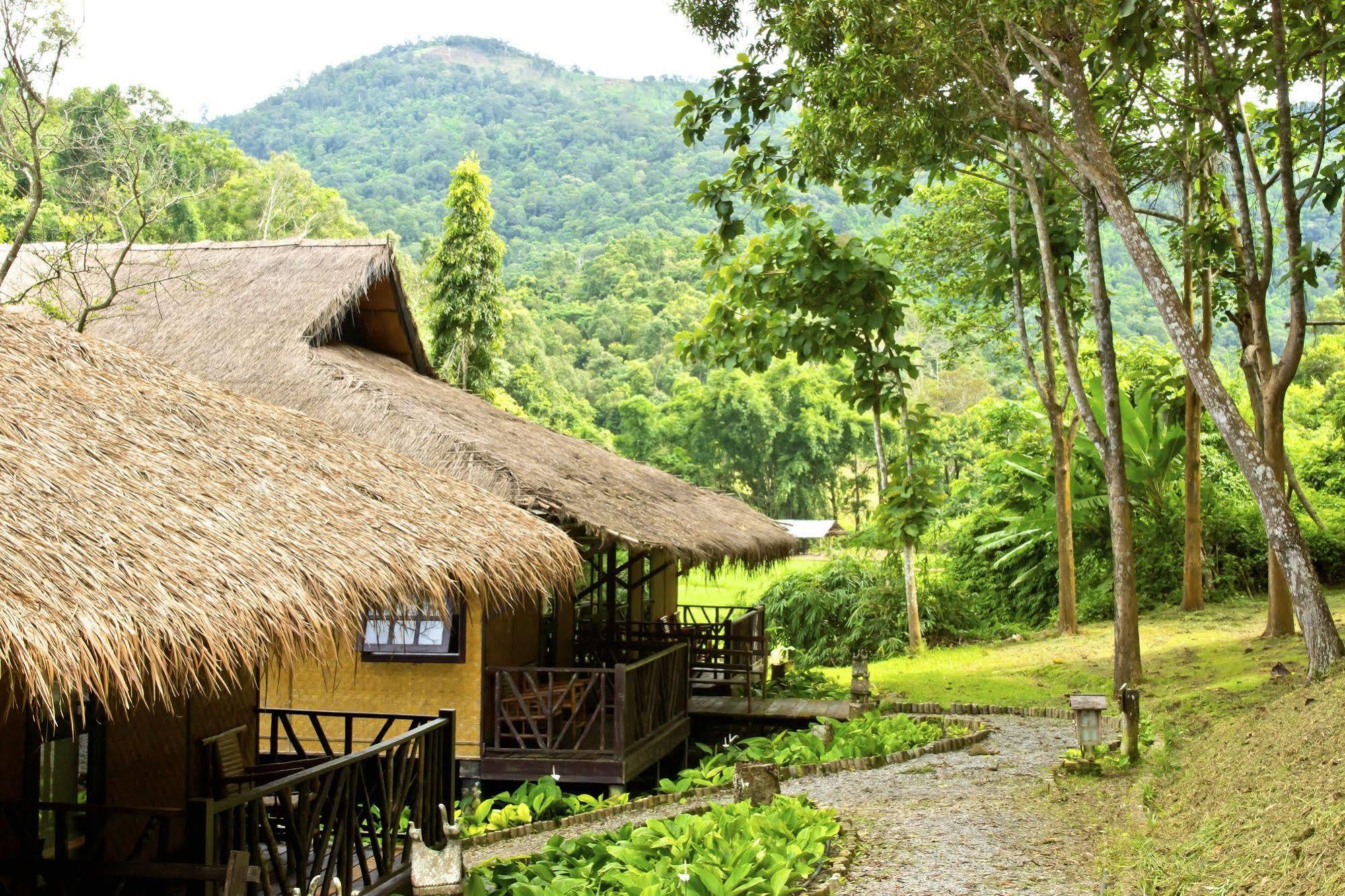 מאה רים Hmong Hilltribe Lodge מראה חיצוני תמונה